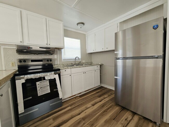Foto del edificio - 4290 Mailbox Ave