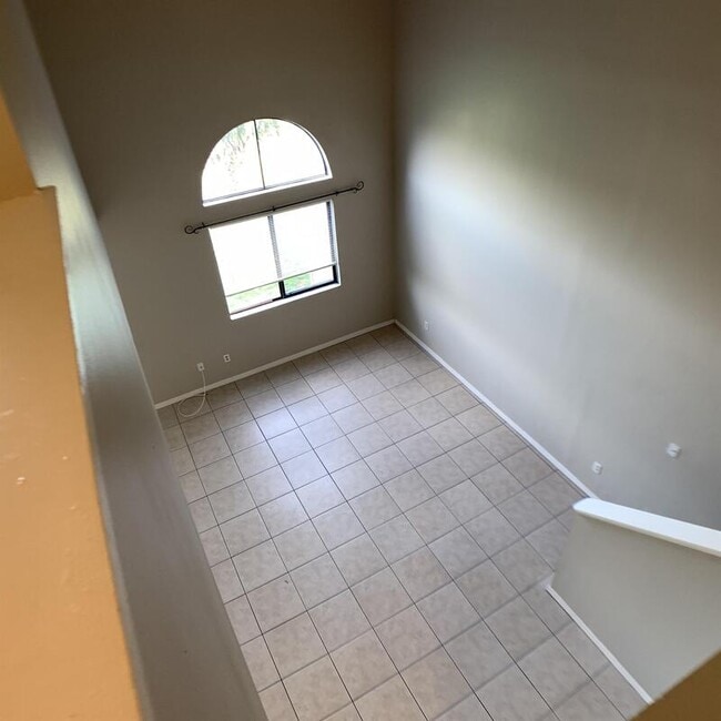 Photo - 9530 Darien Ave Apartment