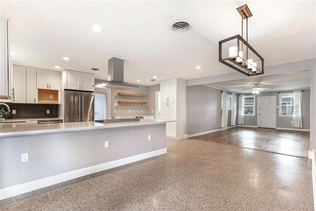 Foto del edificio - 561 E William David Pkwy