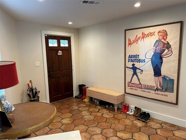 Building Photo - 3808 Bailey Lane