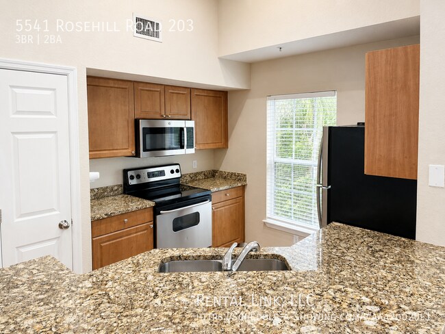 Foto del edificio - 5541 Rosehill Rd
