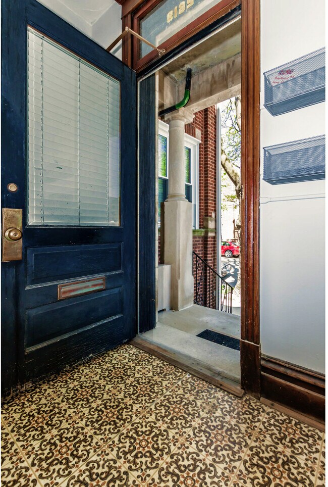 Building Photo - 2619 W Rice St