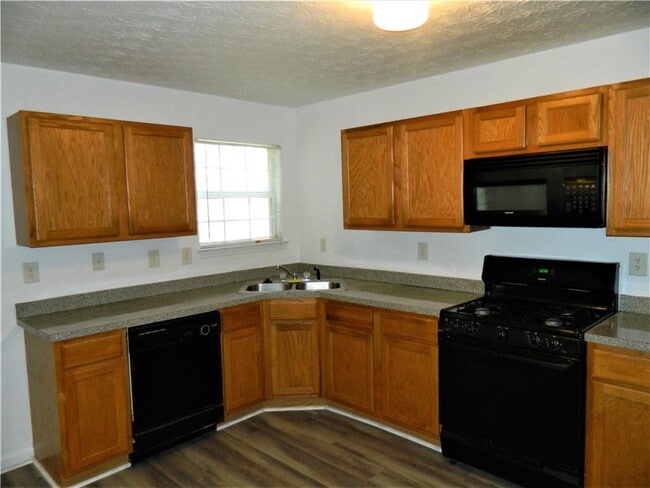 Building Photo - 20 Chantilly Pl