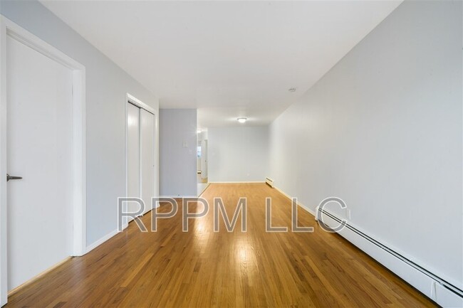 Building Photo - 307 Neptune Ave