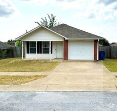Building Photo - 1110 Woodlands Park Dr