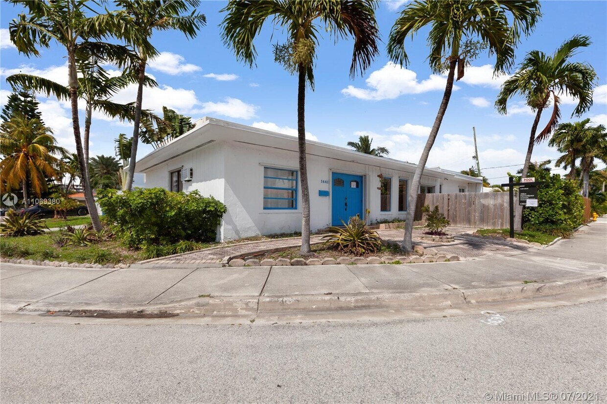 1441 S Treasure Dr, North Bay Village, FL 33141 House Rental in North