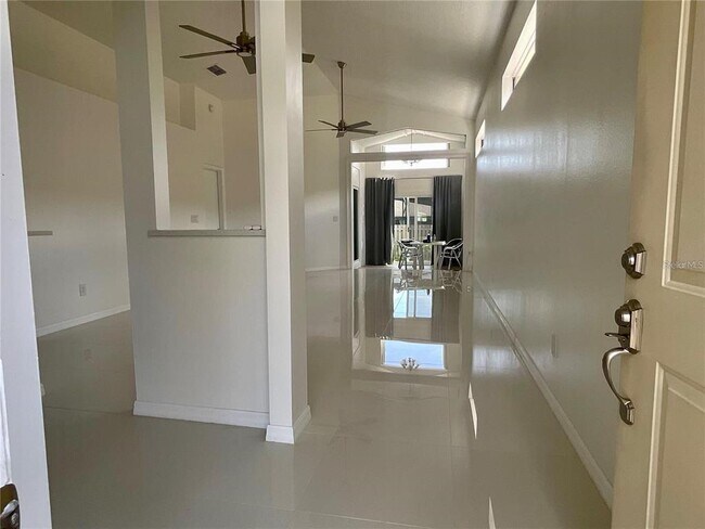 Foto del edificio - 133 Thornberry Dr