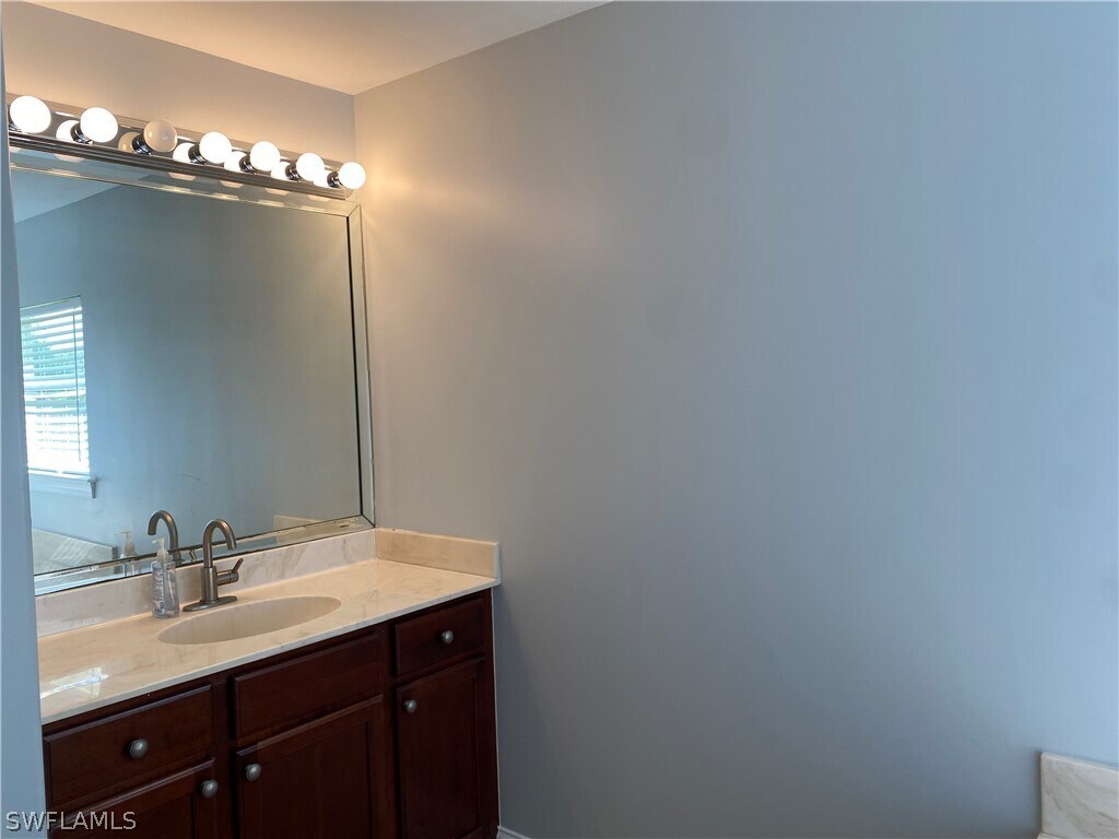 Foto del edificio - 1913 Louis Ave