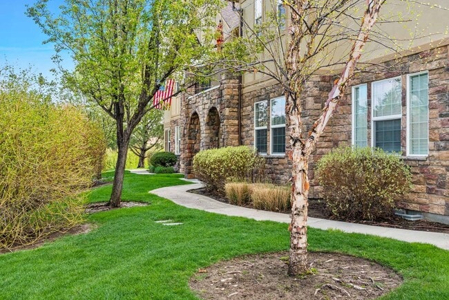 Building Photo - 1152 E Winding Creek Dr