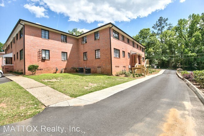 Building Photo - 638-648 E Park Ave