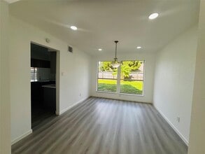Building Photo - 16246 Los Altos Dr