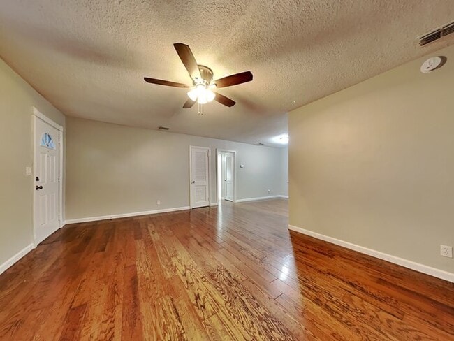 Foto del edificio - 2896 Capper Rd