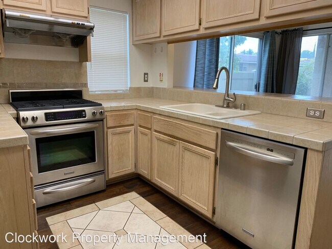 Building Photo - 2 br, 3 bath House - 8351 Gabriel Dr #D