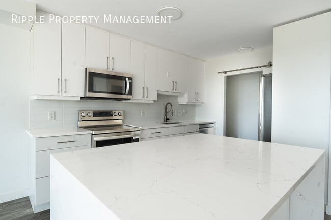 Building Photo - Modern 2 Beds, 2 Baths Apartment/Condo | No Pets Allowed