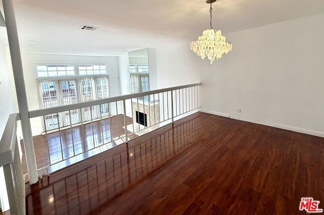 Building Photo - 5420 Lindley Ave