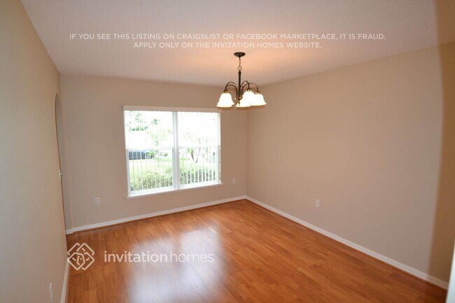 Foto del edificio - 496 Elgin Blvd