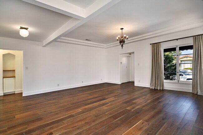Building Photo - 1430 S Sierra Bonita Ave