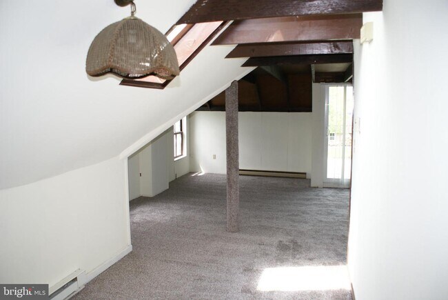 Foto del edificio - 1127 Stanley Ave