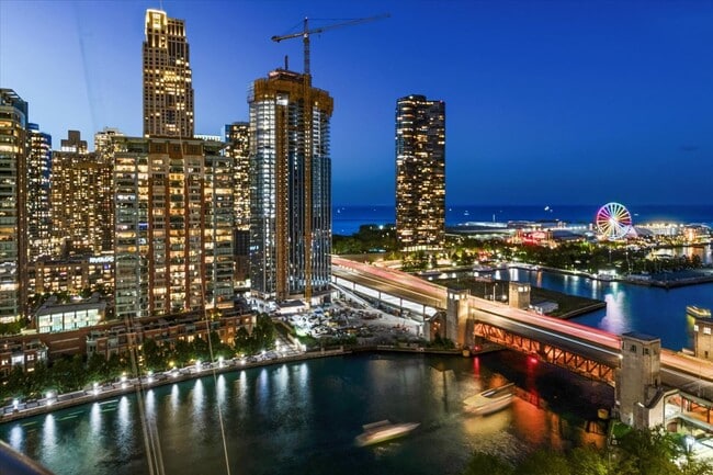 Building Photo - 450 E Waterside Dr