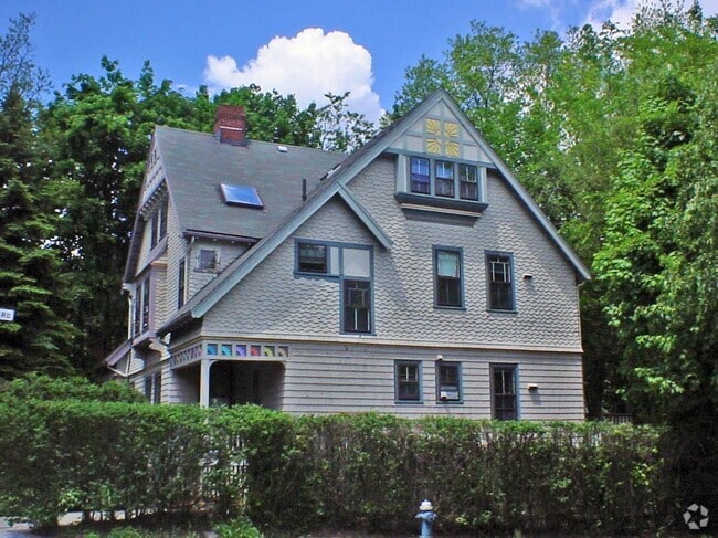 Building Photo - 609 Washington St