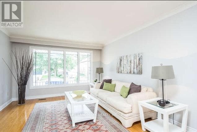 Building Photo - 275 Hounslow Ave