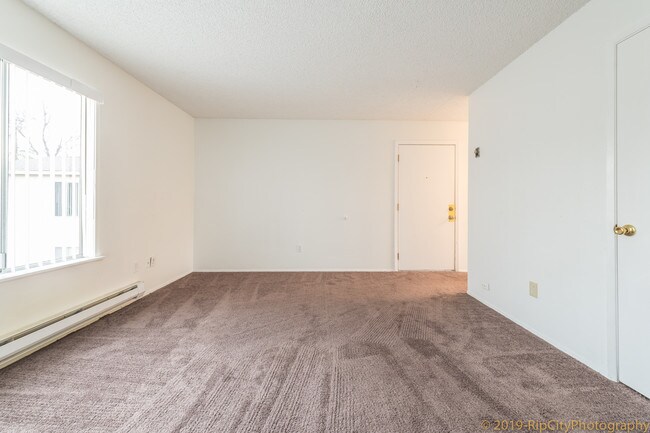 Foto del edificio - 9512 Oswego N Ave