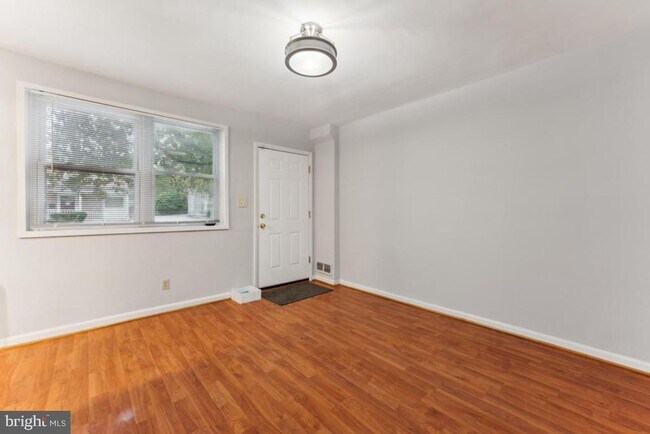 Building Photo - 205 N Adams St