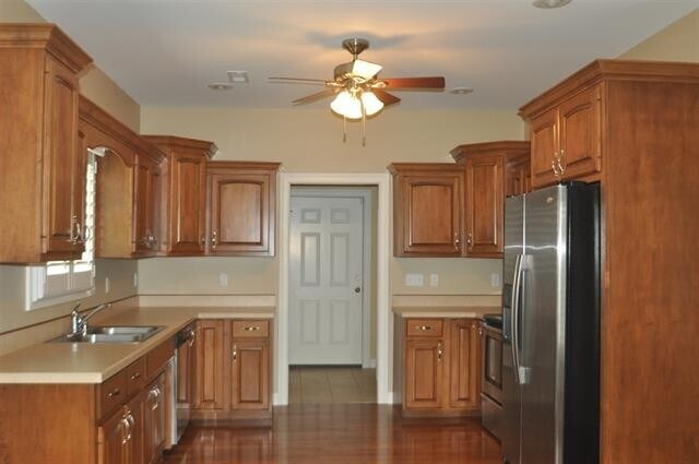 Foto del edificio - 440 Cabernet Dr