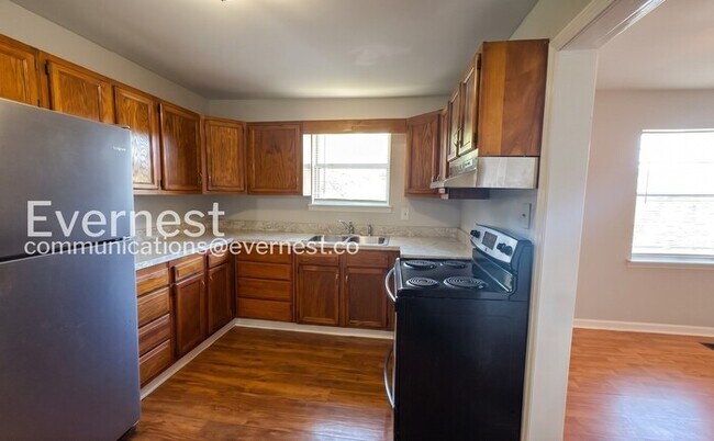 Foto del edificio - 3 Bed/2 Bath Home with Fenced Yard / Vouchers Accepted / Available Now!