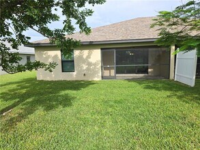 Building Photo - 2022 SW 15th Pl