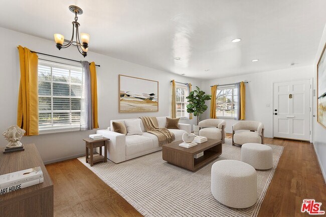 Foto del edificio - 8214 Creighton Ave