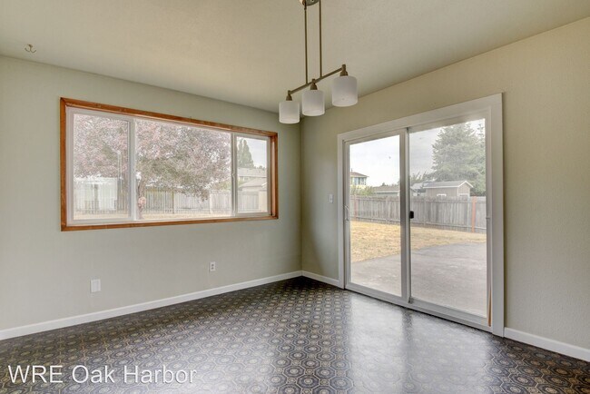 Building Photo - 4 br, 2 bath House - 366 West Whidbey Ave