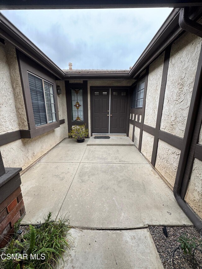 Foto del edificio - 358 Mooncrest Ct