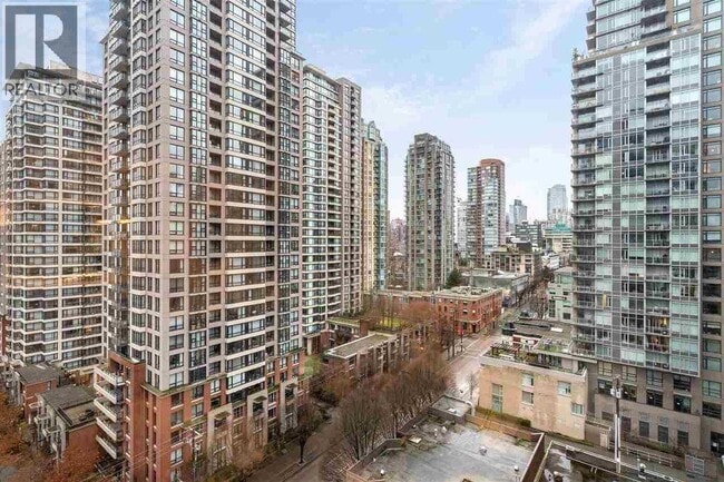 Building Photo - 888 Hamilton St