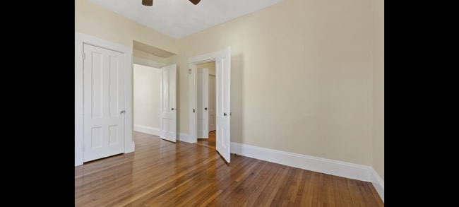 Building Photo - 106 Elm St