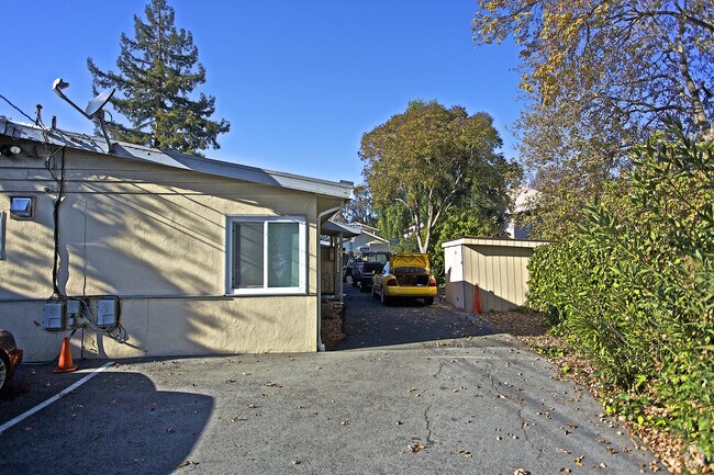 Foto del edificio - 370 Redwood Ave
