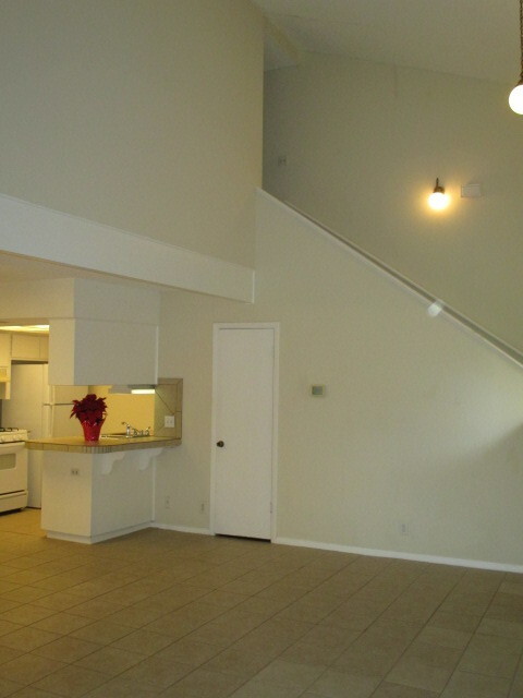 Building Photo - 8208HOOD