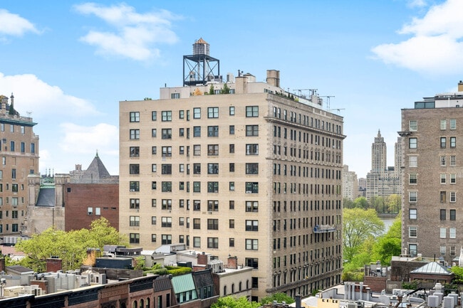 Building Photo - 40 E 94th St
