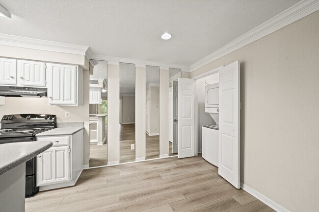 Foto del edificio - 12955 Woodforest Blvd