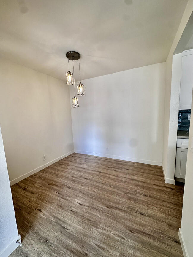 2BR, 1BA Full Renovated Dining Room - Shepard Place