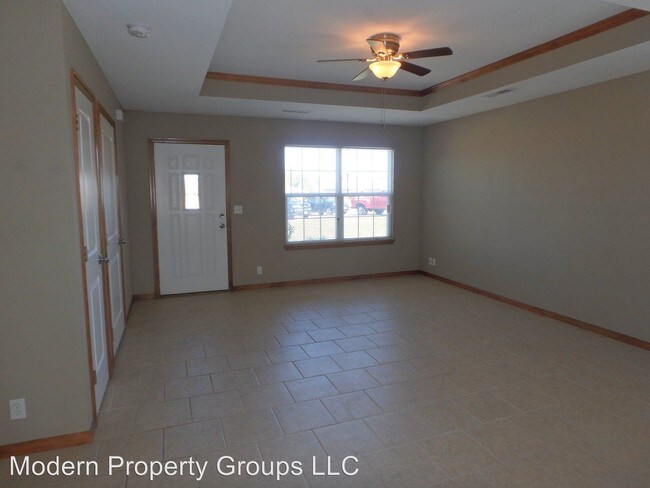 Building Photo - 1200 Sandra Dr