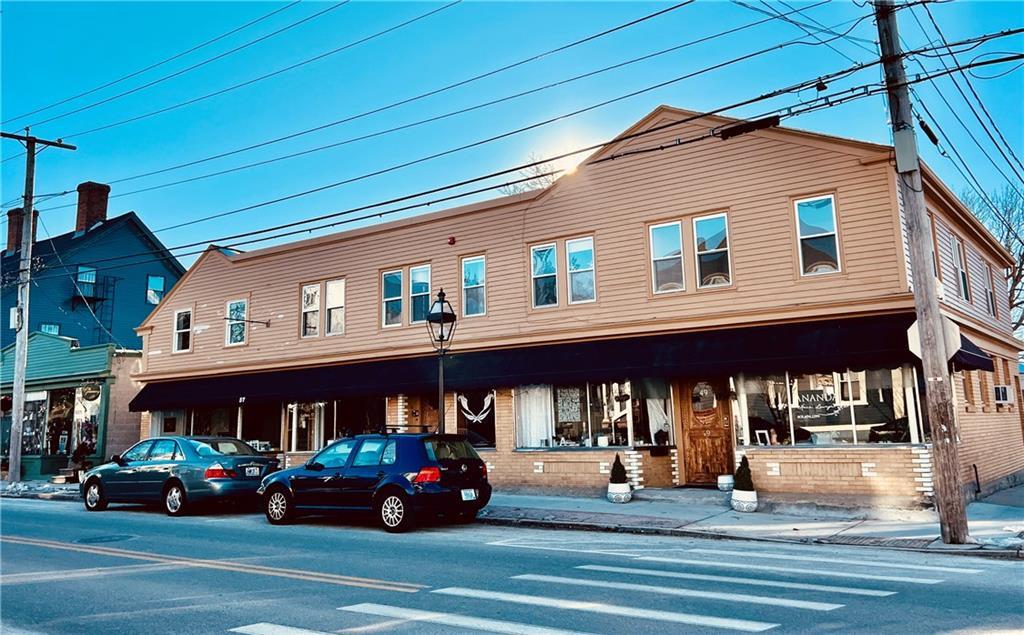 16 Bowen St, Warren, RI 02885 Room for Rent in Warren, RI