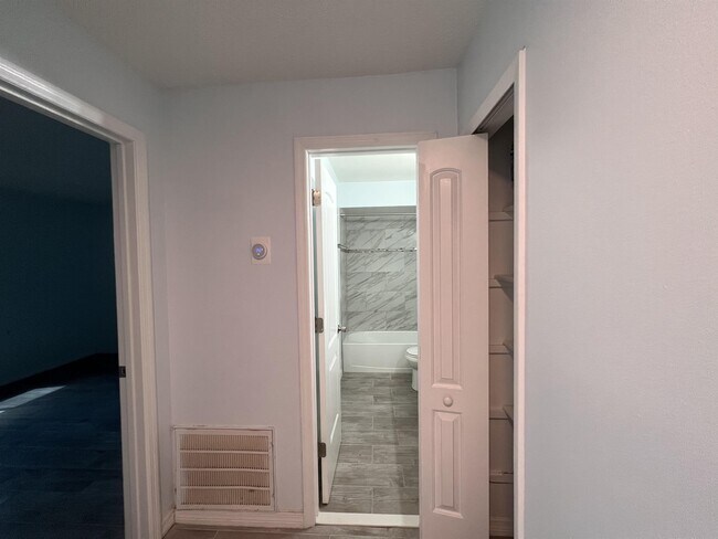Building Photo - 12355 Fox Hound Ct