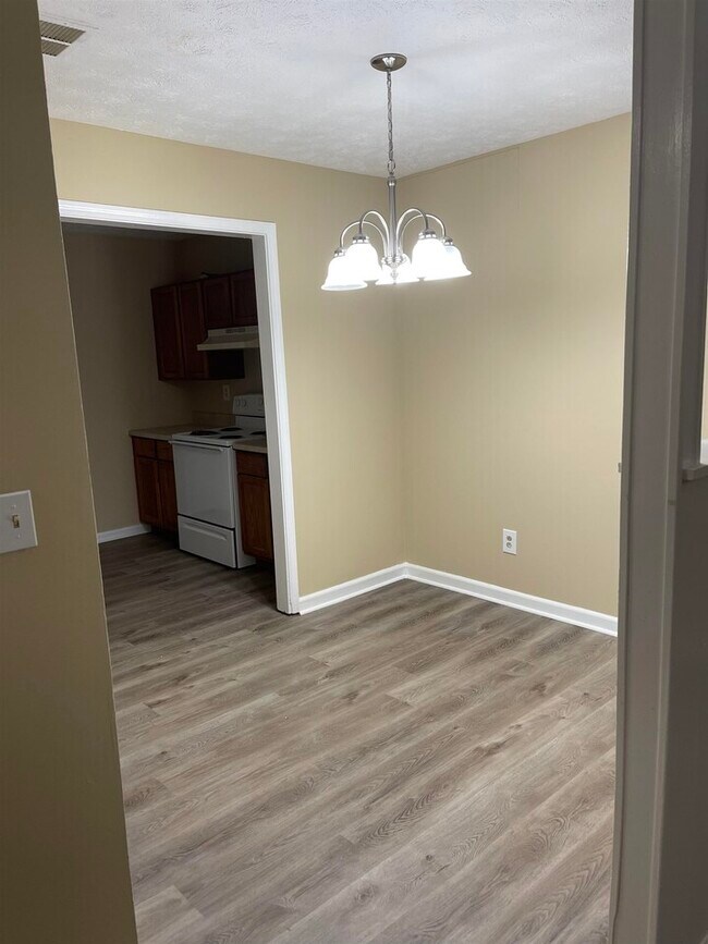 Building Photo - 856 Martin Heights Dr
