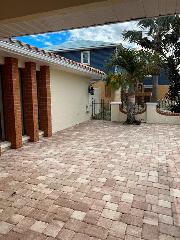 Building Photo - 6523 King Palm Way
