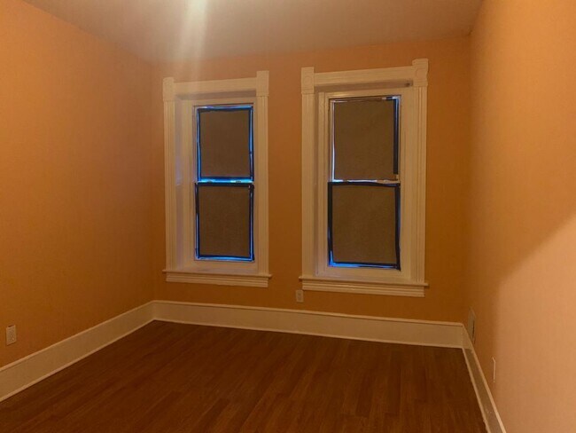 Foto del edificio - 53 Chestnut Avenue