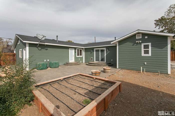 Primary Photo - 1560 Oliver Ave