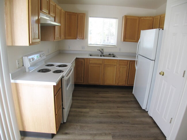 Building Photo - 2944 S Palace Cir