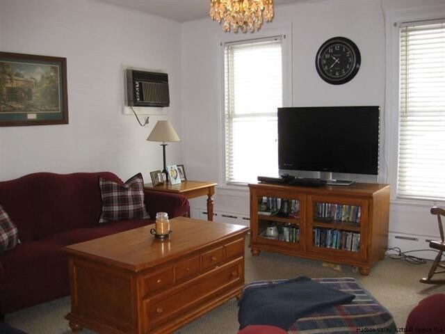 Foto principal - 73 Pine Grove Ave