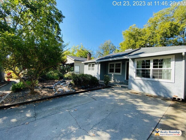 Foto del edificio - Large Lot in Elmhurst Area